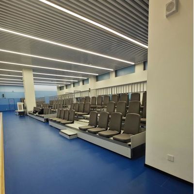 Sistema de asientos telescópicos de plataforma de acero en color gris o negro para necesidades personalizables